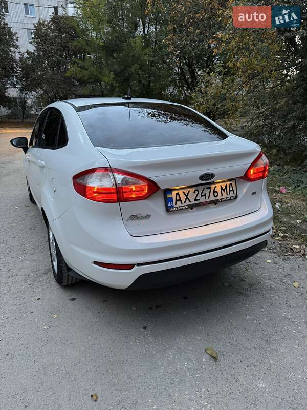 Седан Ford Fiesta 2018 в Днепре