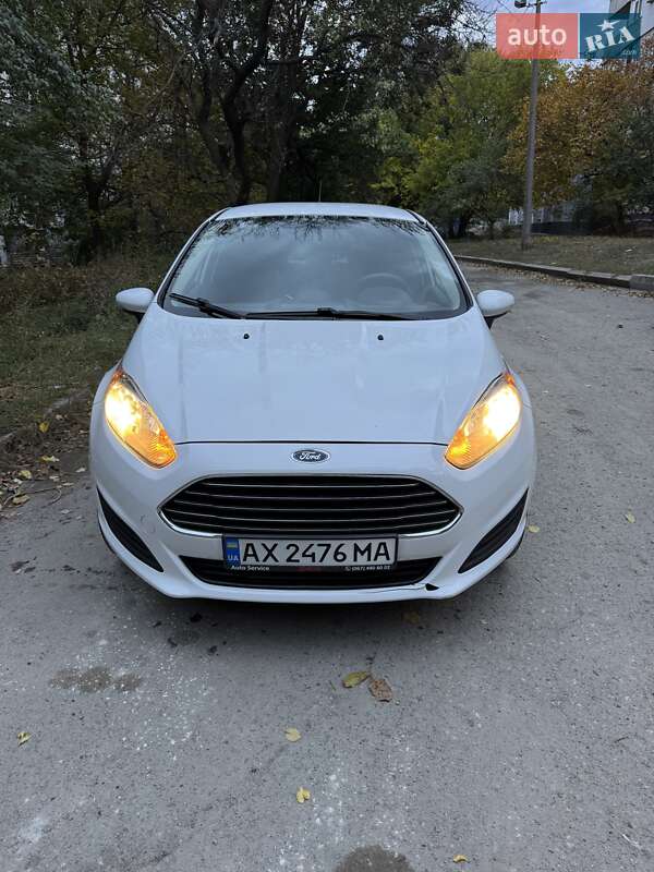 Седан Ford Fiesta 2018 в Днепре