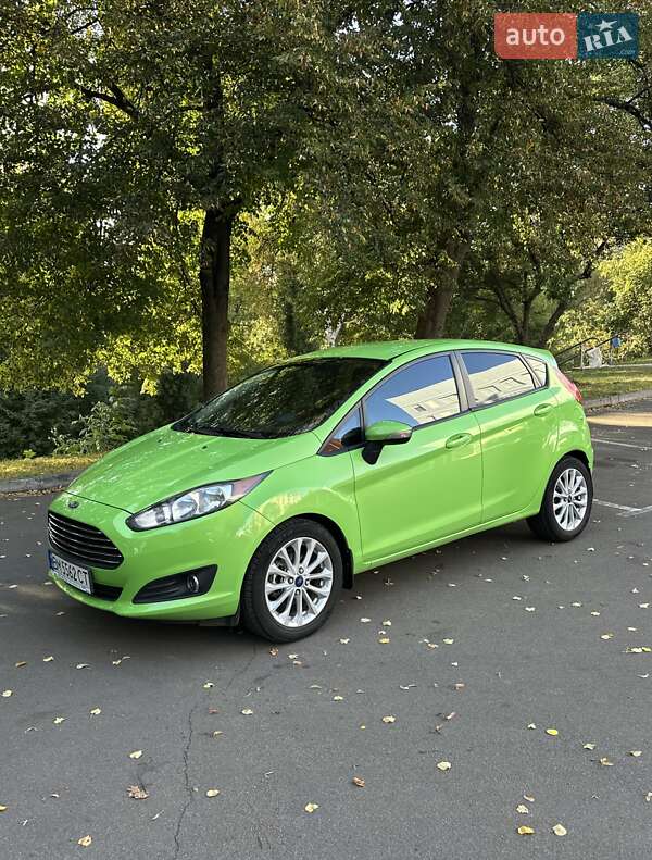 Хэтчбек Ford Fiesta 2014 в 