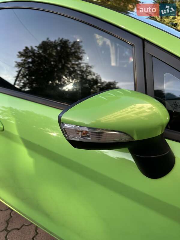Хетчбек Ford Fiesta 2014 в Сумах