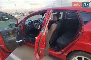 Хэтчбек Ford Fiesta 2018 в 