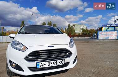 Седан Ford Fiesta 2014 в  фото 5 Седан Ford Fiesta 2014 в