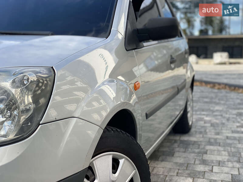 Хетчбек Ford Fiesta 2007 в Мукачевому