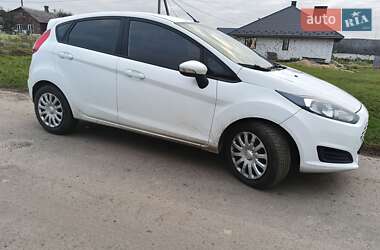 Хэтчбек Ford Fiesta 2015 в 
