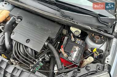 Хэтчбек Ford Fiesta 2005 в 