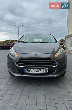 Седан Ford Fiesta 2015 в 