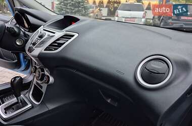Хэтчбек Ford Fiesta 2012 в 