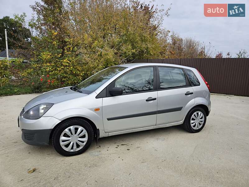Хетчбек Ford Fiesta 2008 в Обухові