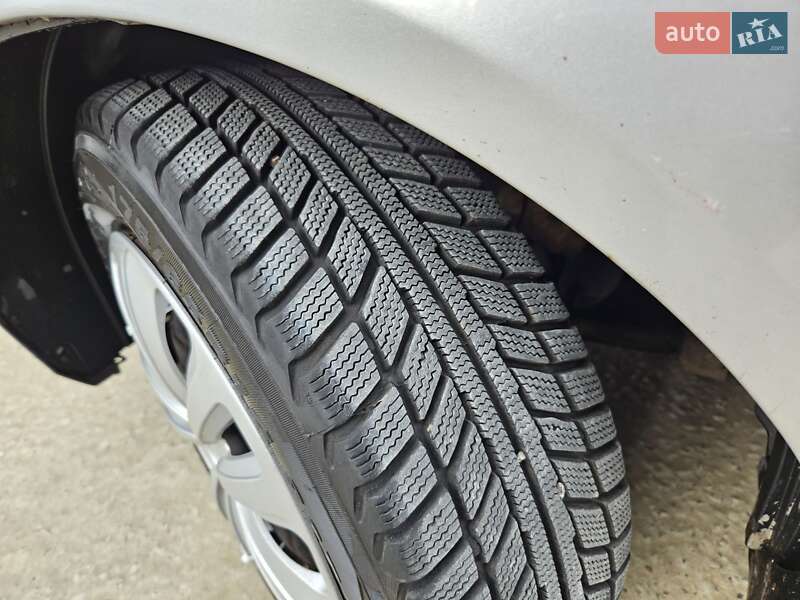 Хетчбек Ford Fiesta 2008 в Обухові