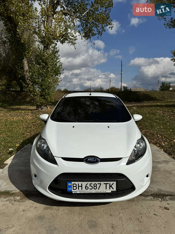 Хэтчбек Ford Fiesta 2012 в Ананьеве