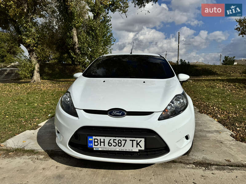 Хэтчбек Ford Fiesta 2012 в Ананьеве