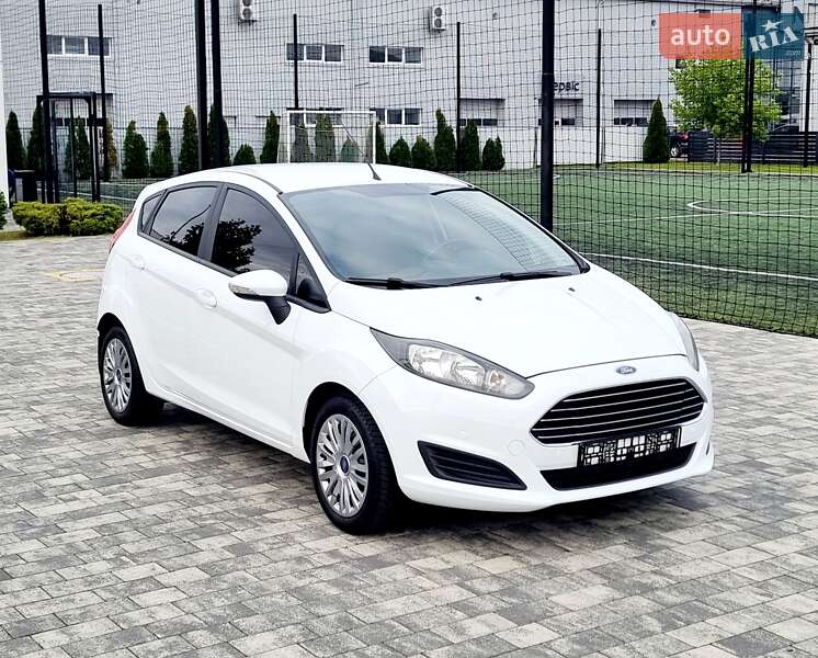 Хэтчбек Ford Fiesta 2014 в Мукачево