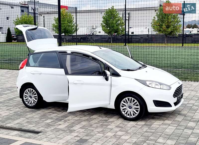 Хэтчбек Ford Fiesta 2014 в Мукачево