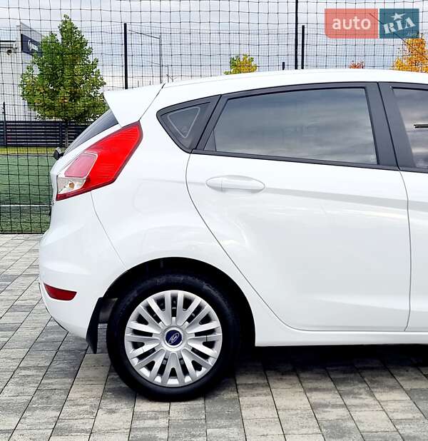 Хэтчбек Ford Fiesta 2014 в Мукачево