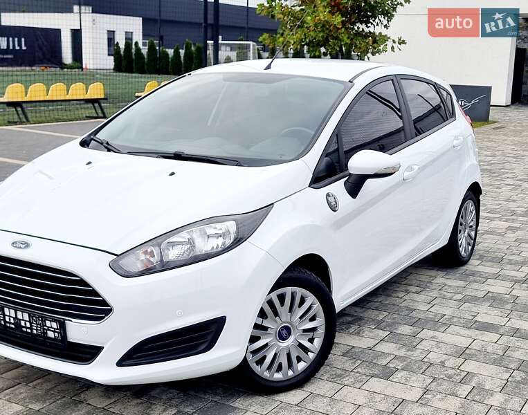 Хэтчбек Ford Fiesta 2014 в Мукачево
