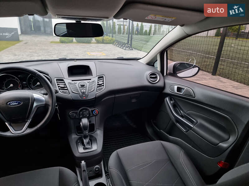 Хэтчбек Ford Fiesta 2014 в Мукачево