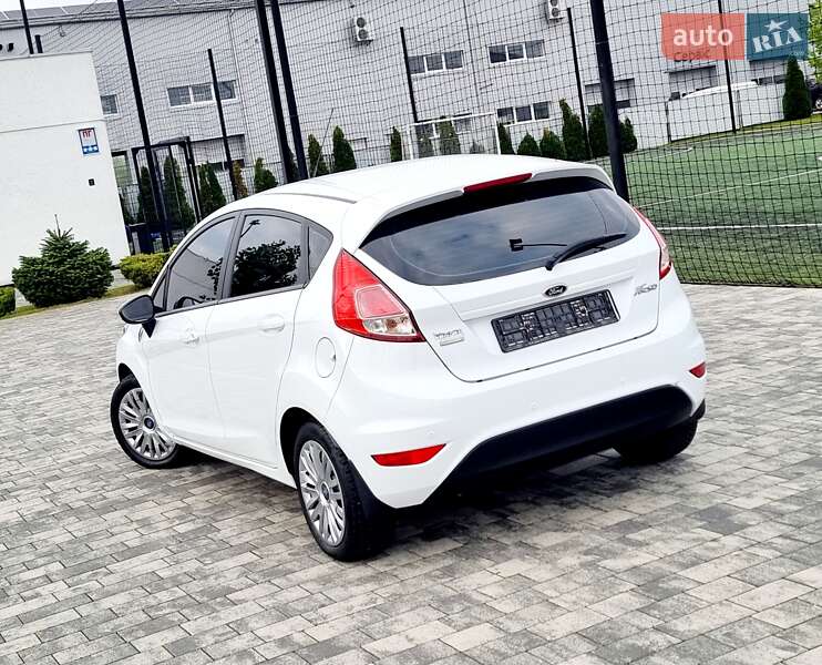 Хэтчбек Ford Fiesta 2014 в Мукачево
