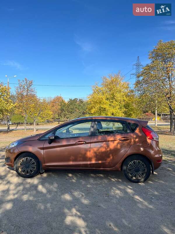 Хэтчбек Ford Fiesta 2013 в Днепре