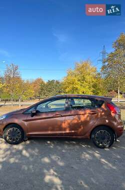Хэтчбек Ford Fiesta 2013 в 