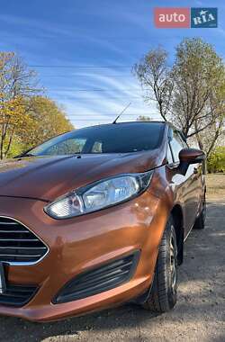 Хэтчбек Ford Fiesta 2013 в 