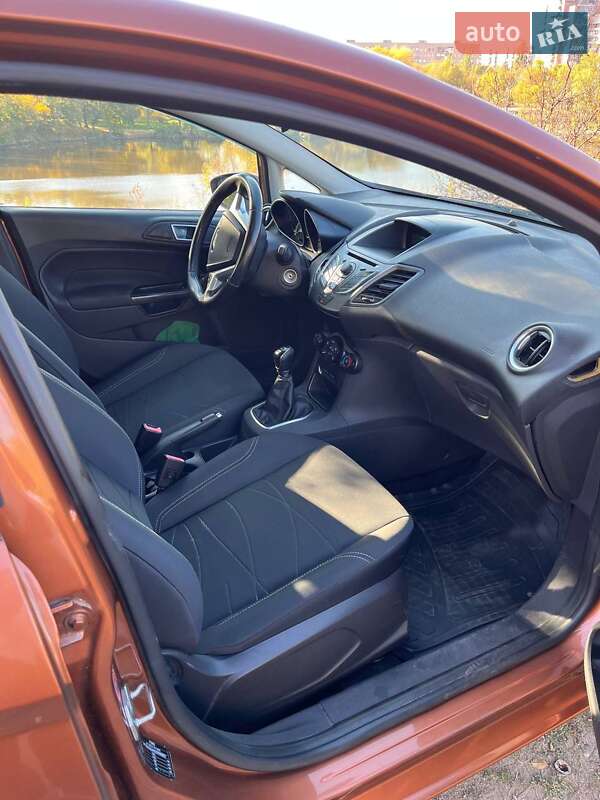 Хэтчбек Ford Fiesta 2013 в Днепре