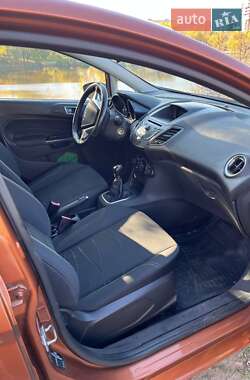 Хэтчбек Ford Fiesta 2013 в 