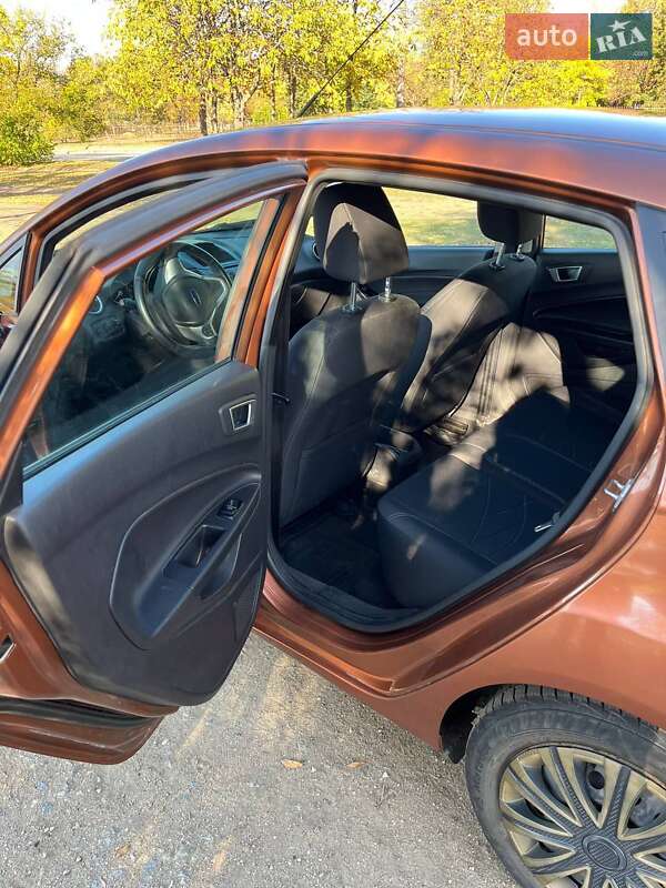 Хэтчбек Ford Fiesta 2013 в Днепре