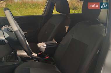 Хэтчбек Ford Fiesta 2012 в 