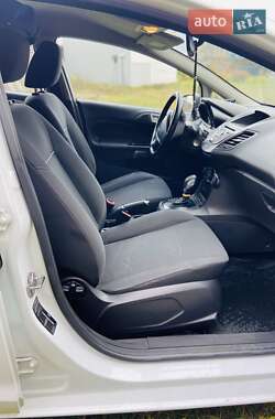 Хэтчбек Ford Fiesta 2017 в 