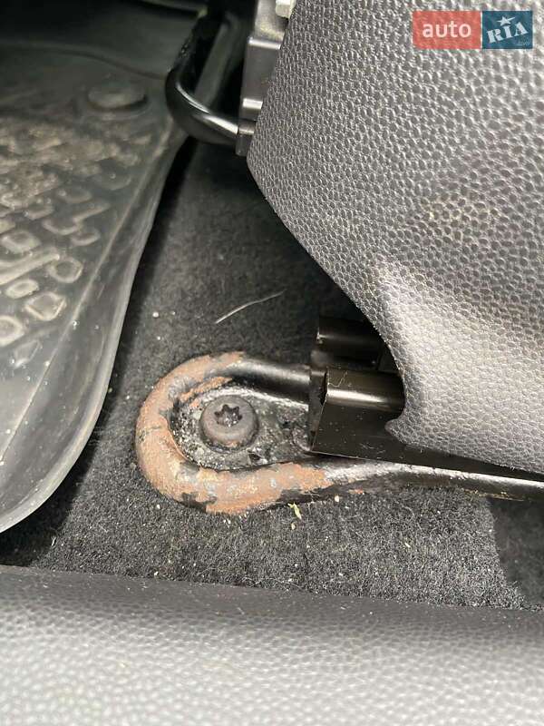 Хэтчбек Ford Fiesta 2017 в Вишневом фото 25 Хэтчбек Ford Fiesta 2017 в Вишневом