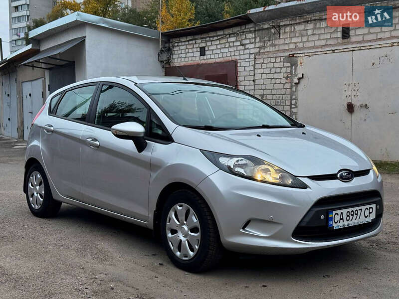 Хетчбек Ford Fiesta 2012 в Черкасах фото 3 Хетчбек Ford Fiesta 2012 в Черкасах
