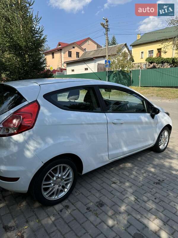 Хэтчбек Ford Fiesta 2013 в Ивано-Франковске фото 5 Хэтчбек Ford Fiesta 2013 в Ивано-Франковске