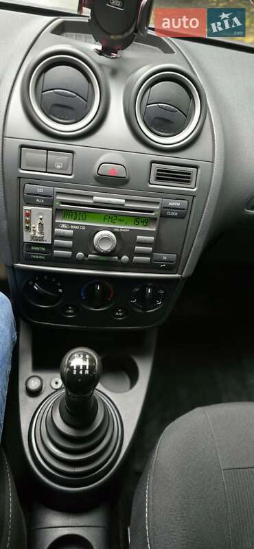 Хетчбек Ford Fiesta 2008 в Львові