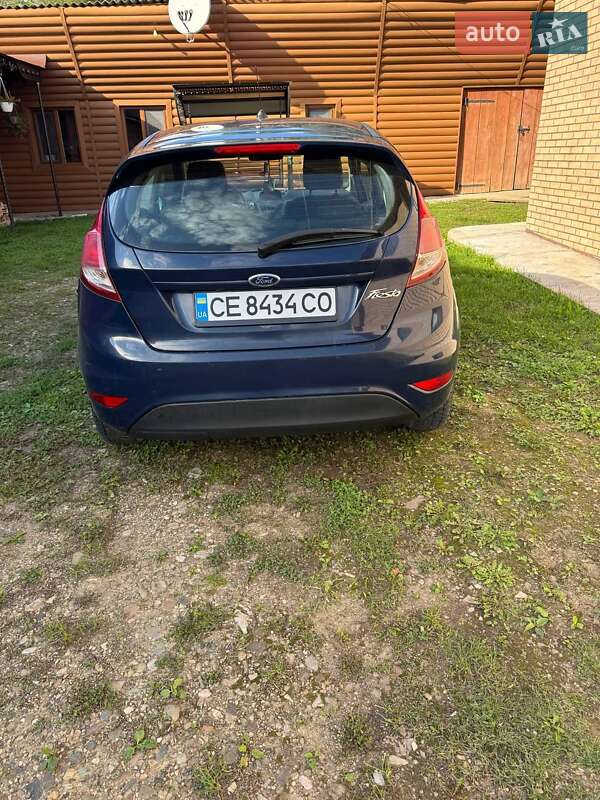 Хэтчбек Ford Fiesta 2015 в Черновцах