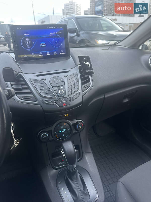 Хэтчбек Ford Fiesta 2016 в Киеве фото 7 Хэтчбек Ford Fiesta 2016 в Киеве