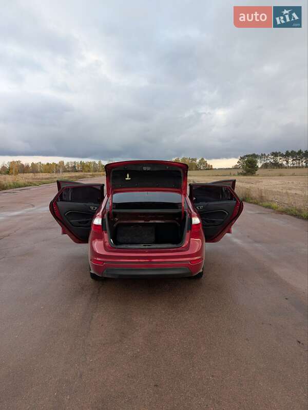 Седан Ford Fiesta 2014 в Нежине фото 21 Седан Ford Fiesta 2014 в Нежине