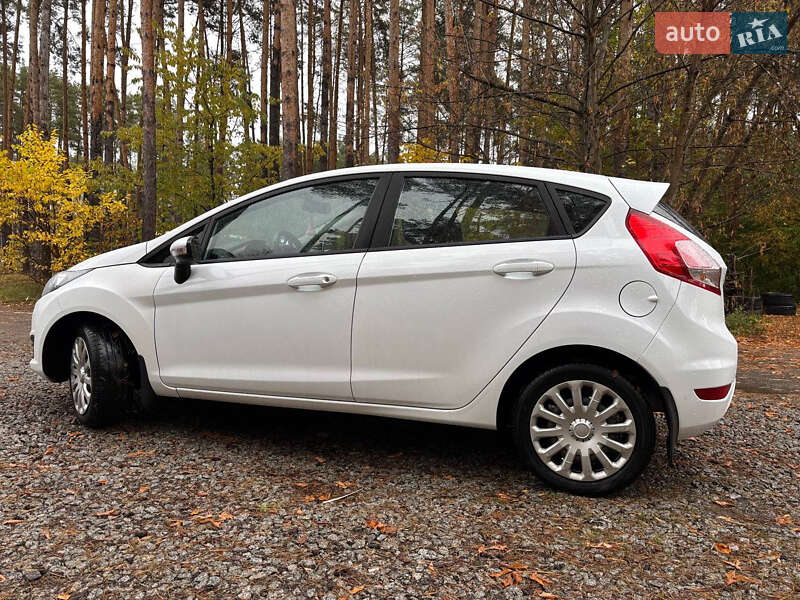 Хетчбек Ford Fiesta 2017 в Києві