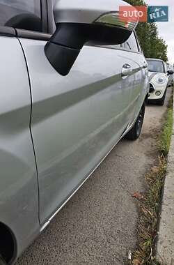 Седан Ford Fiesta 2012 в 