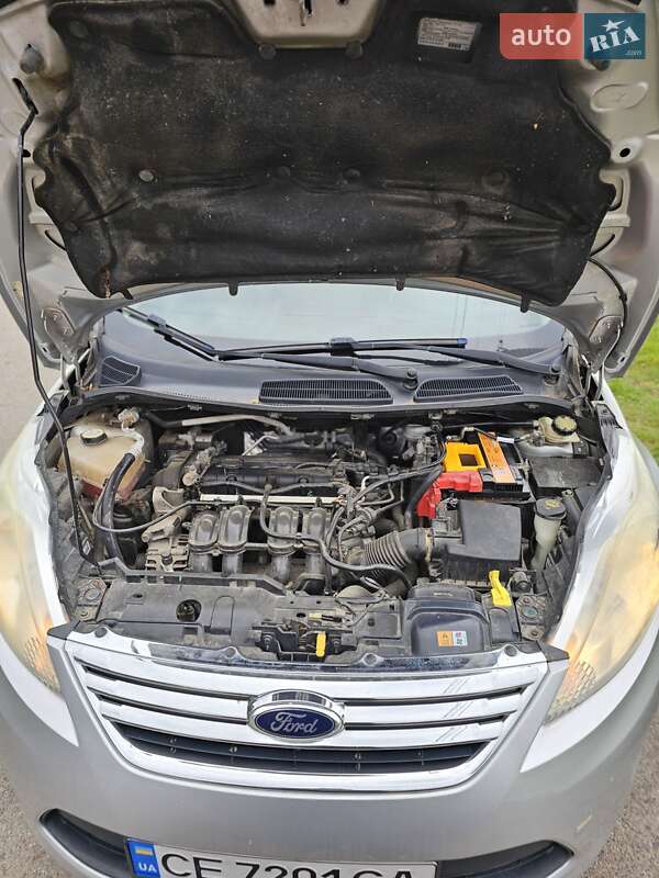 Седан Ford Fiesta 2012 в Чернівцях