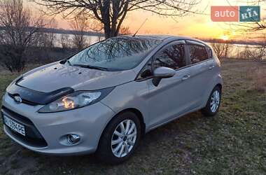 Хетчбек Ford Fiesta 2011 в 