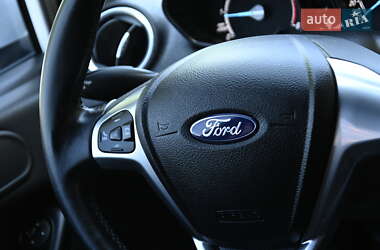 Хэтчбек Ford Fiesta 2017 в 