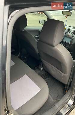 Хэтчбек Ford Fiesta 2007 в  фото 9 Хэтчбек Ford Fiesta 2007 в