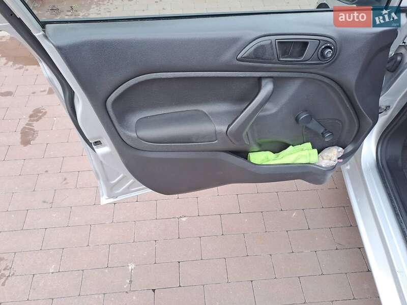 Седан Ford Fiesta 2017 в Києві фото 14 Седан Ford Fiesta 2017 в Києві