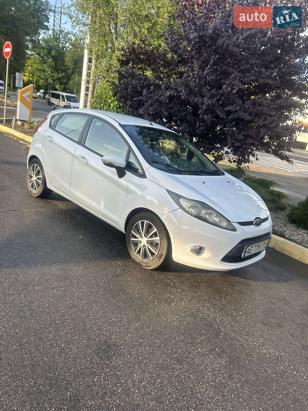 Хэтчбек Ford Fiesta 2011 в Днепре