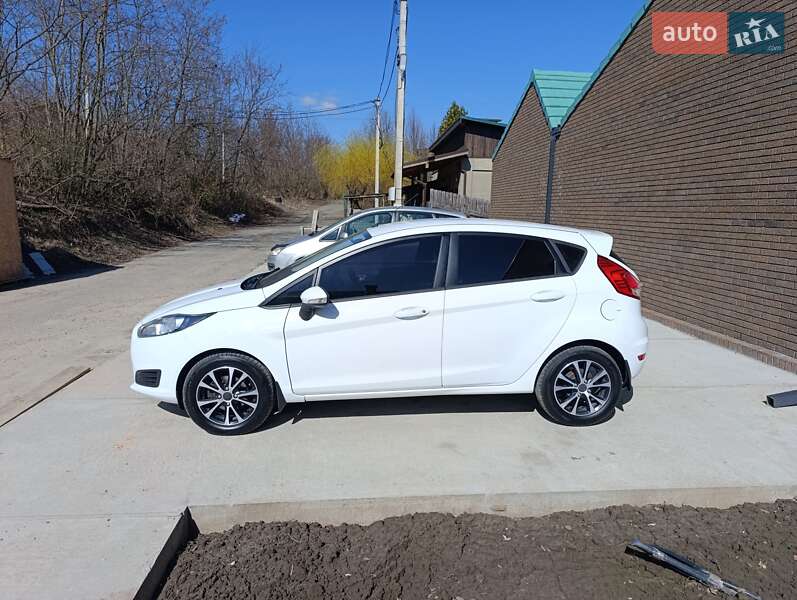Хетчбек Ford Fiesta 2013 в Львові фото 2 Хетчбек Ford Fiesta 2013 в Львові