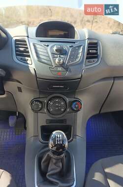 Хэтчбек Ford Fiesta 2013 в 