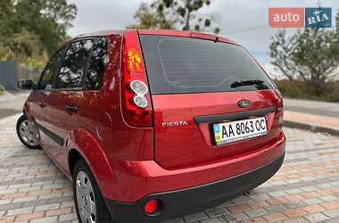 Хэтчбек Ford Fiesta 2008 в 