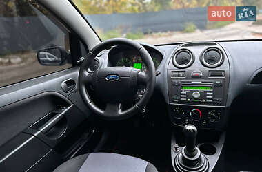 Хэтчбек Ford Fiesta 2008 в 