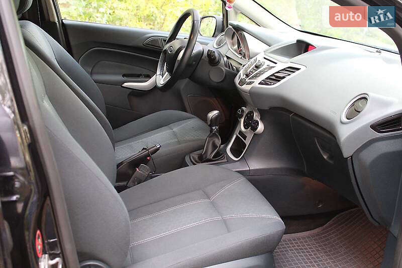 Хетчбек Ford Fiesta 2010 в Луцьку фото 40 Хетчбек Ford Fiesta 2010 в Луцьку
