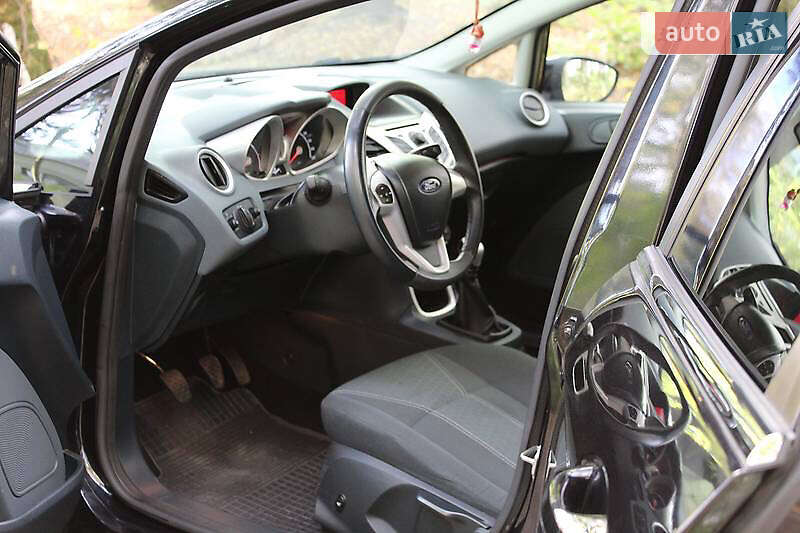 Хетчбек Ford Fiesta 2010 в Луцьку фото 42 Хетчбек Ford Fiesta 2010 в Луцьку